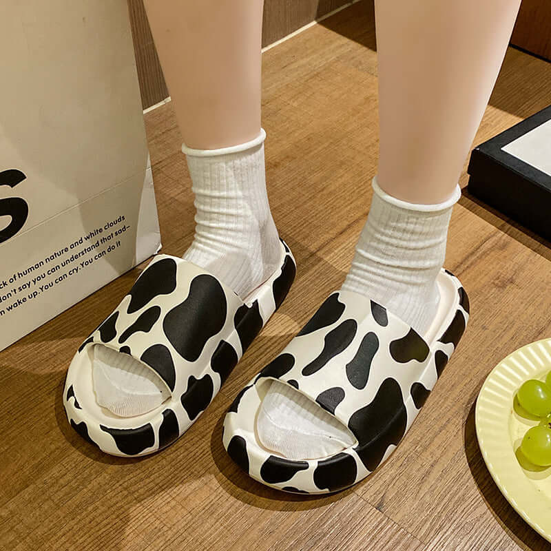 Step on shit couple home slippers female summer Korean version cute cartoon students indoor and outdoor wear thick bottom sandals and slippers female