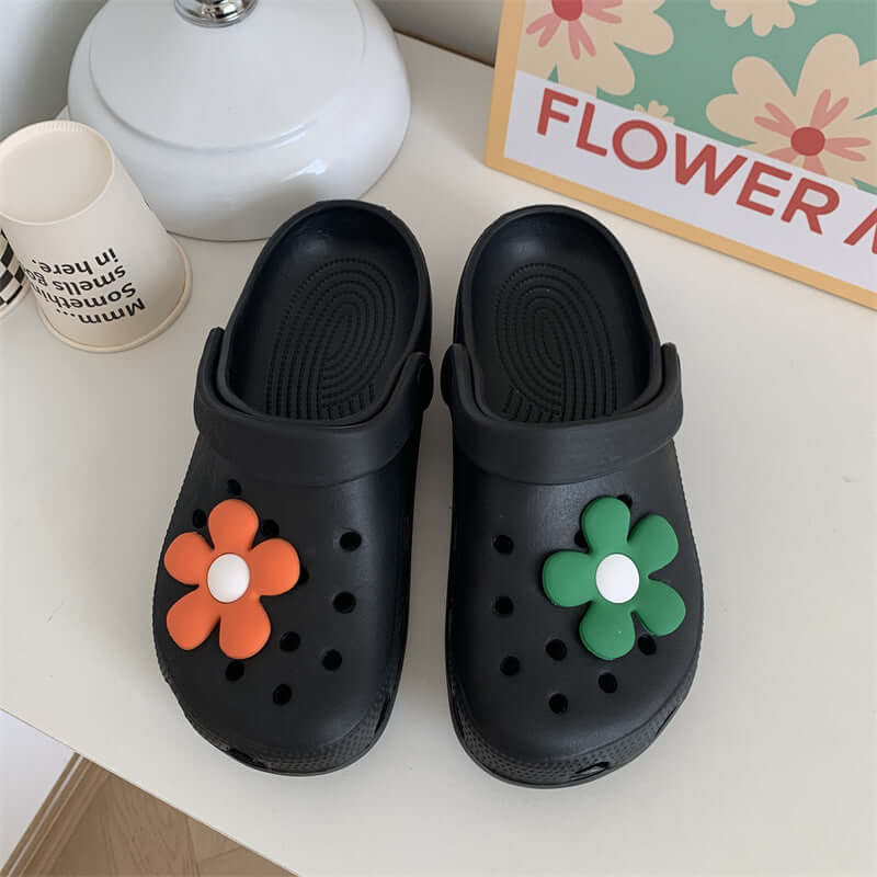 Hole shoes ins cute cartoon strawberry bear girl heart Baotou soft bottom thick bottom outerwear stepping on feces feeling sandals and slippers for women