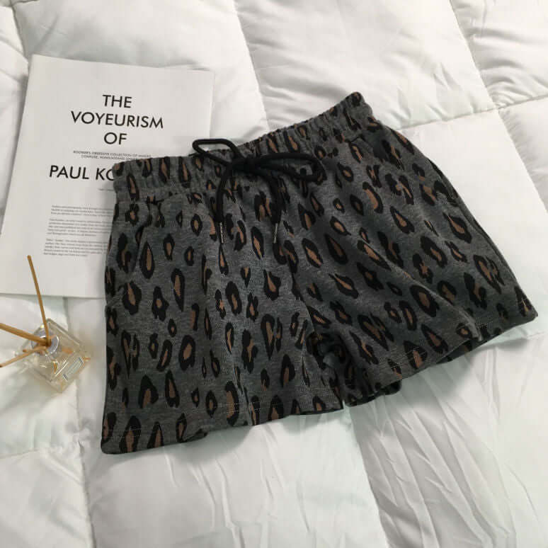 Leopard print shorts, casual pants, women's outdoor wear, Korean version, spring and summer, loose, all-match, high waist, thin, elastic waist, wide leg pants, hot pants