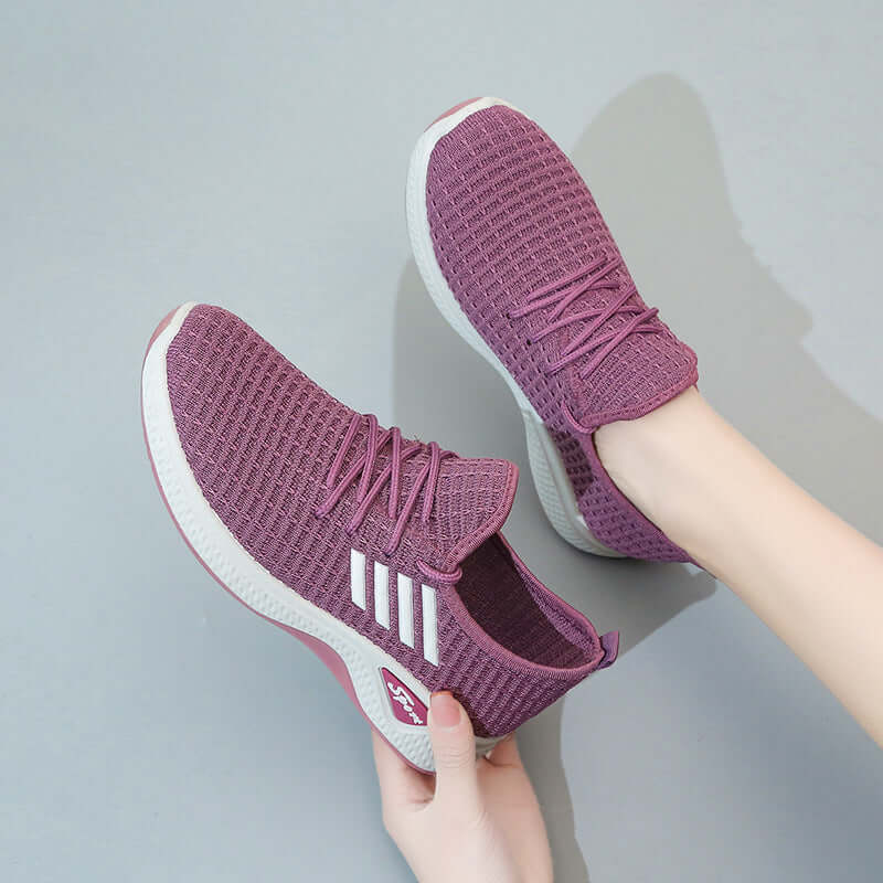 Summer women's shoes sports women's shoes old Beijing cloth shoes women's flying shoes Korean version casual running shoes mother shoes