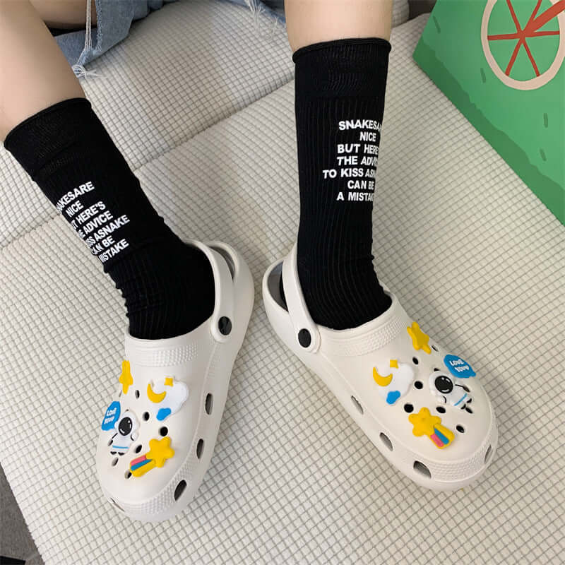 Hole shoes ins cute cartoon strawberry bear girl heart Baotou soft bottom thick bottom outerwear stepping on feces feeling sandals and slippers for women