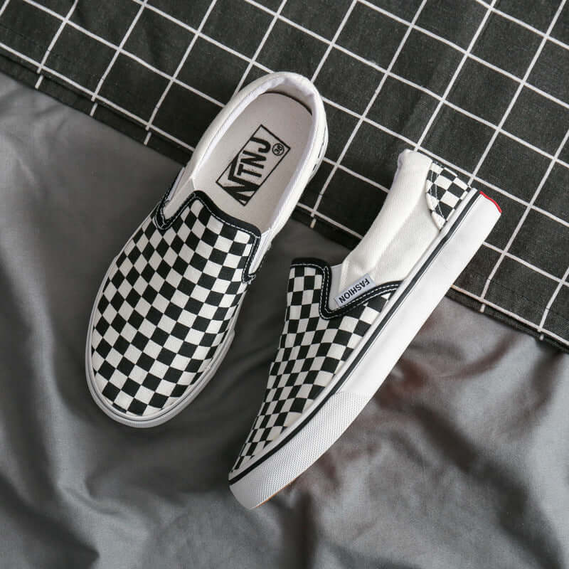 Korean version of the trend a foot lazy shoes men's spring new ulzzang black and white plaid canvas shoes couple shoes shoes