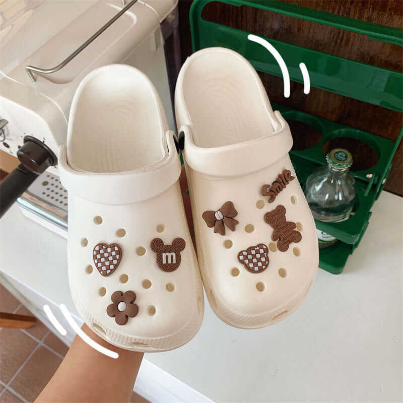 Hole shoes ins cute cartoon strawberry bear girl heart Baotou soft bottom thick bottom outerwear stepping on feces feeling sandals and slippers for women