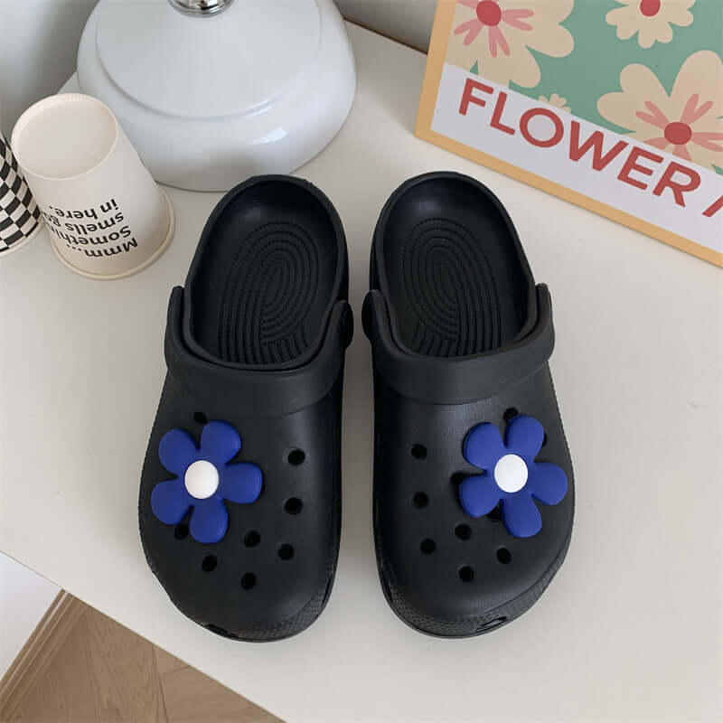 Hole shoes ins cute cartoon strawberry bear girl heart Baotou soft bottom thick bottom outerwear stepping on feces feeling sandals and slippers for women