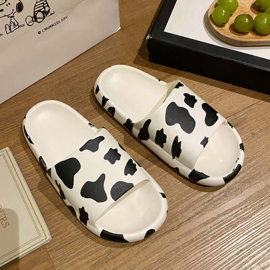 Douyin new slippers female summer cute cartoon indoor and outdoor wearing slippers men's trendy non-slip stepping shit feeling thick-soled sandals and slippers