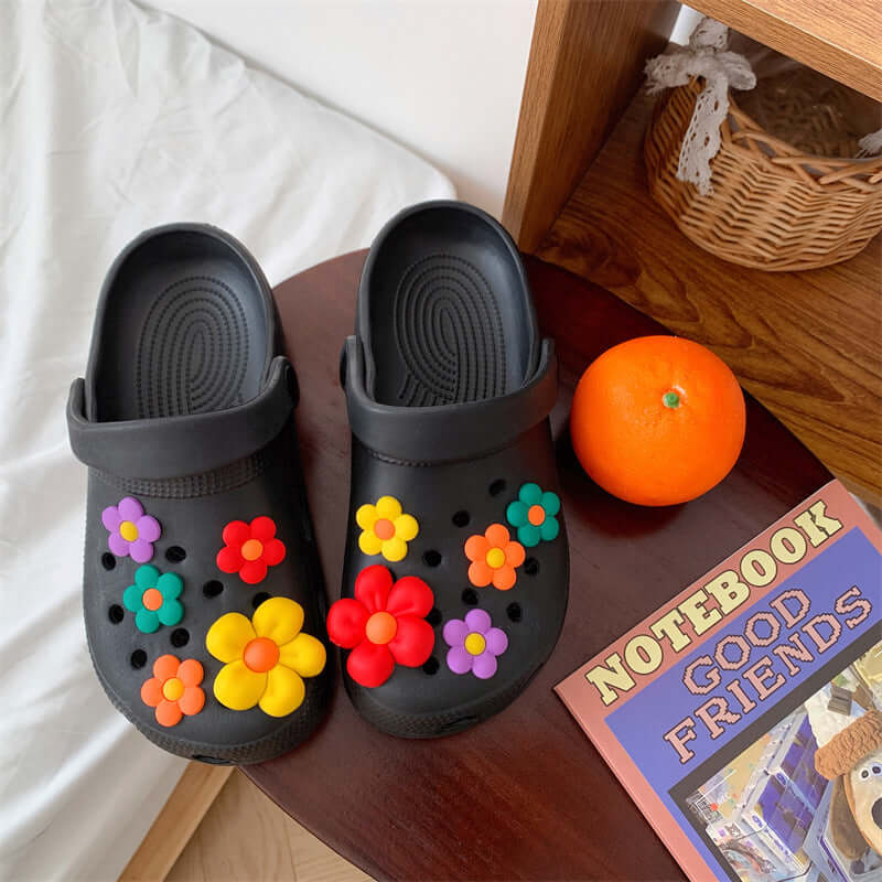 Hole shoes ins cute cartoon strawberry bear girl heart Baotou soft bottom thick bottom outerwear stepping on feces feeling sandals and slippers for women