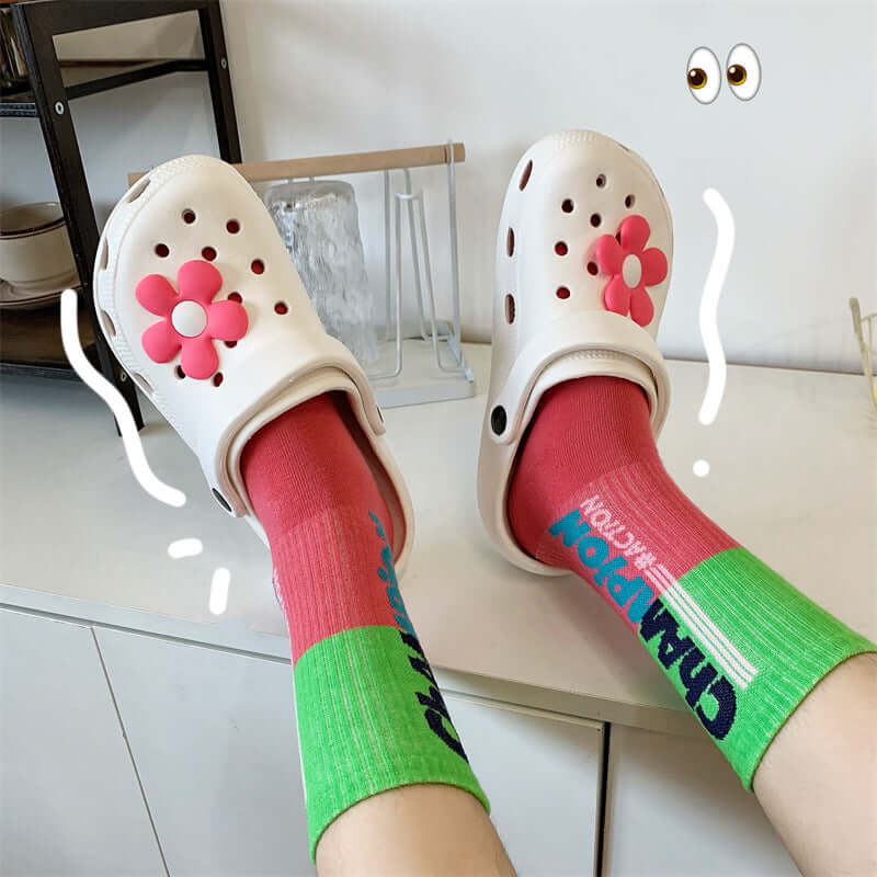 Hole shoes ins cute cartoon strawberry bear girl heart Baotou soft bottom thick bottom outerwear stepping on feces feeling sandals and slippers for women