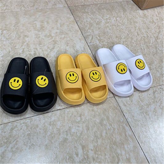 Wholesale non-slip stepping on feces sense slippers women summer home with thick bottom couple bathroom bath non-slip indoor sandals men