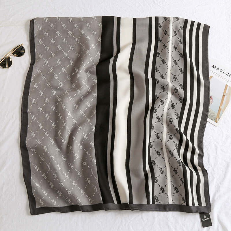 New Korean cotton and linen hand sparves female fashion wild shawl, long-range, large sun protection holiday beach towel
