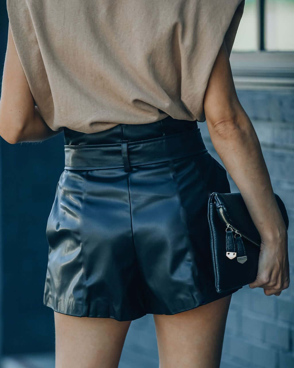 Independent Station New European and American Women's Temperament Casual PU Pants (with Belt) Leather Shorts