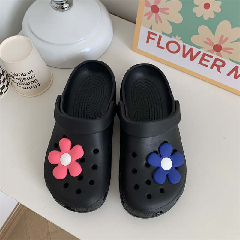 Hole shoes ins cute cartoon strawberry bear girl heart Baotou soft bottom thick bottom outerwear stepping on feces feeling sandals and slippers for women