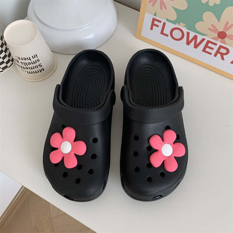 Hole shoes ins cute cartoon strawberry bear girl heart Baotou soft bottom thick bottom outerwear stepping on feces feeling sandals and slippers for women