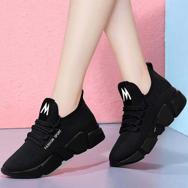 Old Beijing cloth shoes women's black shoes casual sports breathable flying weaving shoes, sports shoes, manufacturers wholesale generation