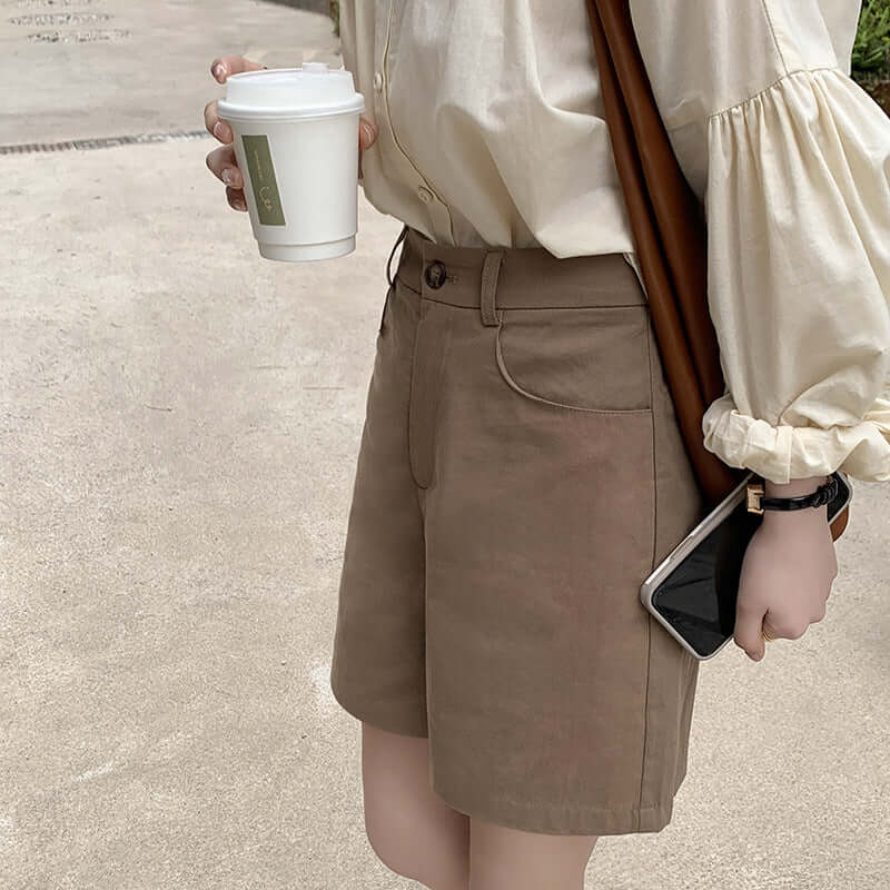 Huang Wei foundation solid color casual five pants female 2021 summer Korean version of loose high waist straight shorts tide XKA21013