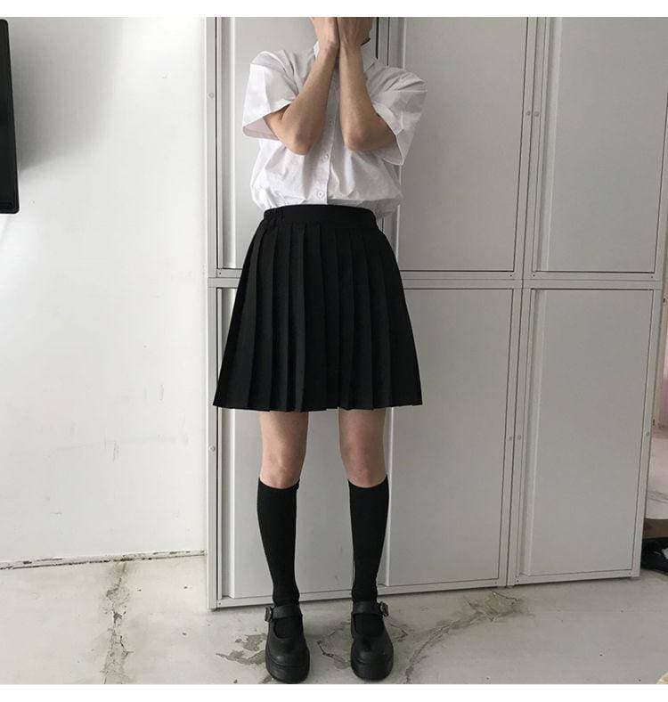 Black Pleated High Waisted Mini Skirt